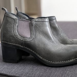 Dansko harlene booties size 37 (6.5-7)